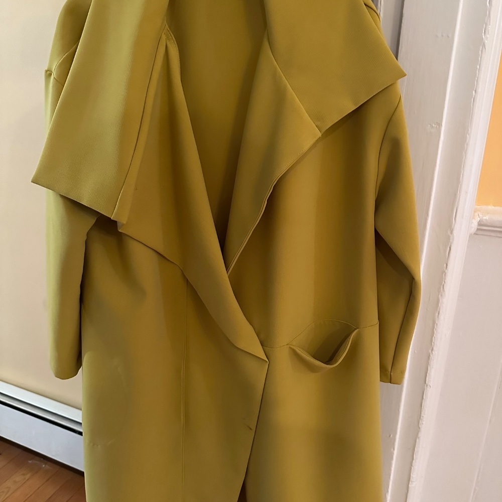 Niche mustard asymmetrical coat - Picture 5 of 5